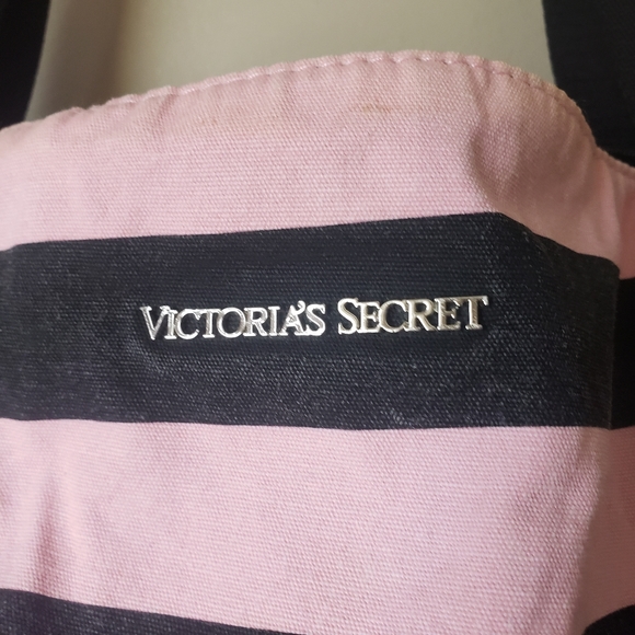 Victoria Secret Weekender Duffle Bag - Picture 2 of 4